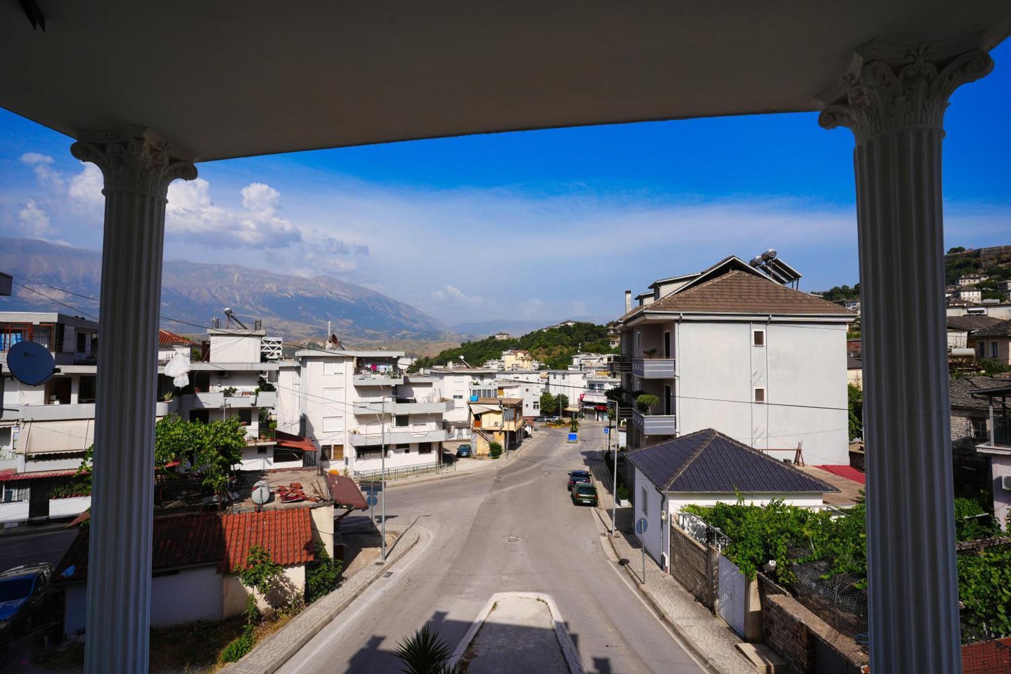 Boutique Hotel Empire Of Martin Gjirokastër 외부 사진