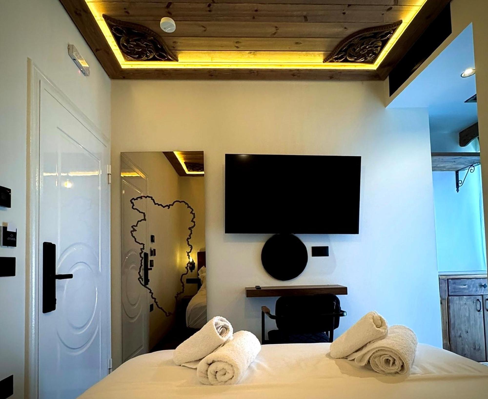 Boutique Hotel Empire Of Martin Gjirokastër 외부 사진